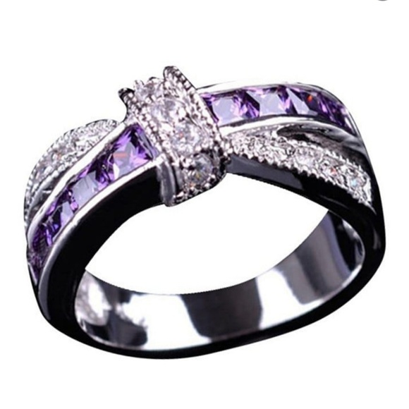 Silvertone ring, purple stones, size 7 - Picture 1 of 2